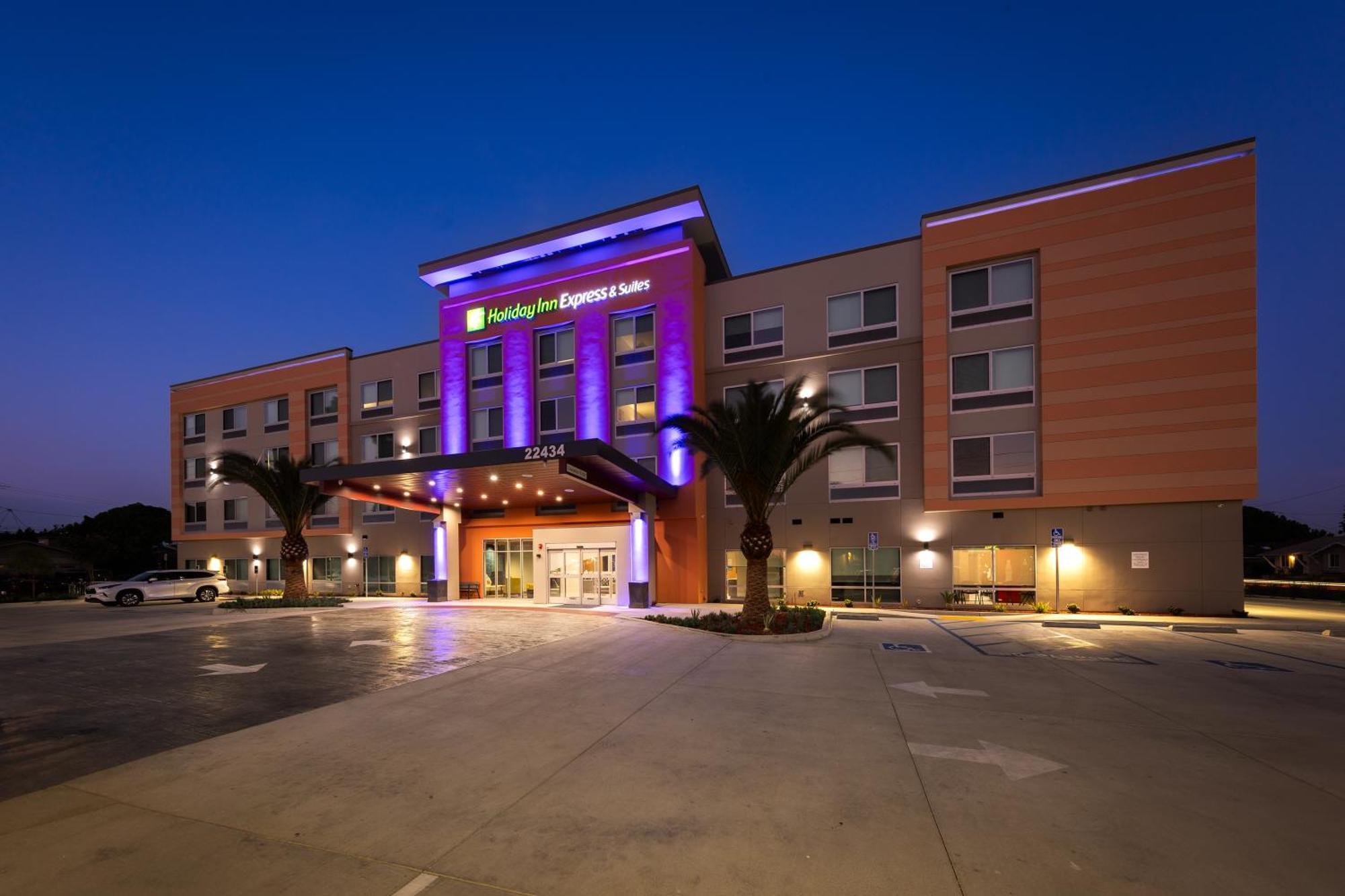 Holiday Inn Express & Suites - Hawaiian Gardens By Ihg Luaran gambar