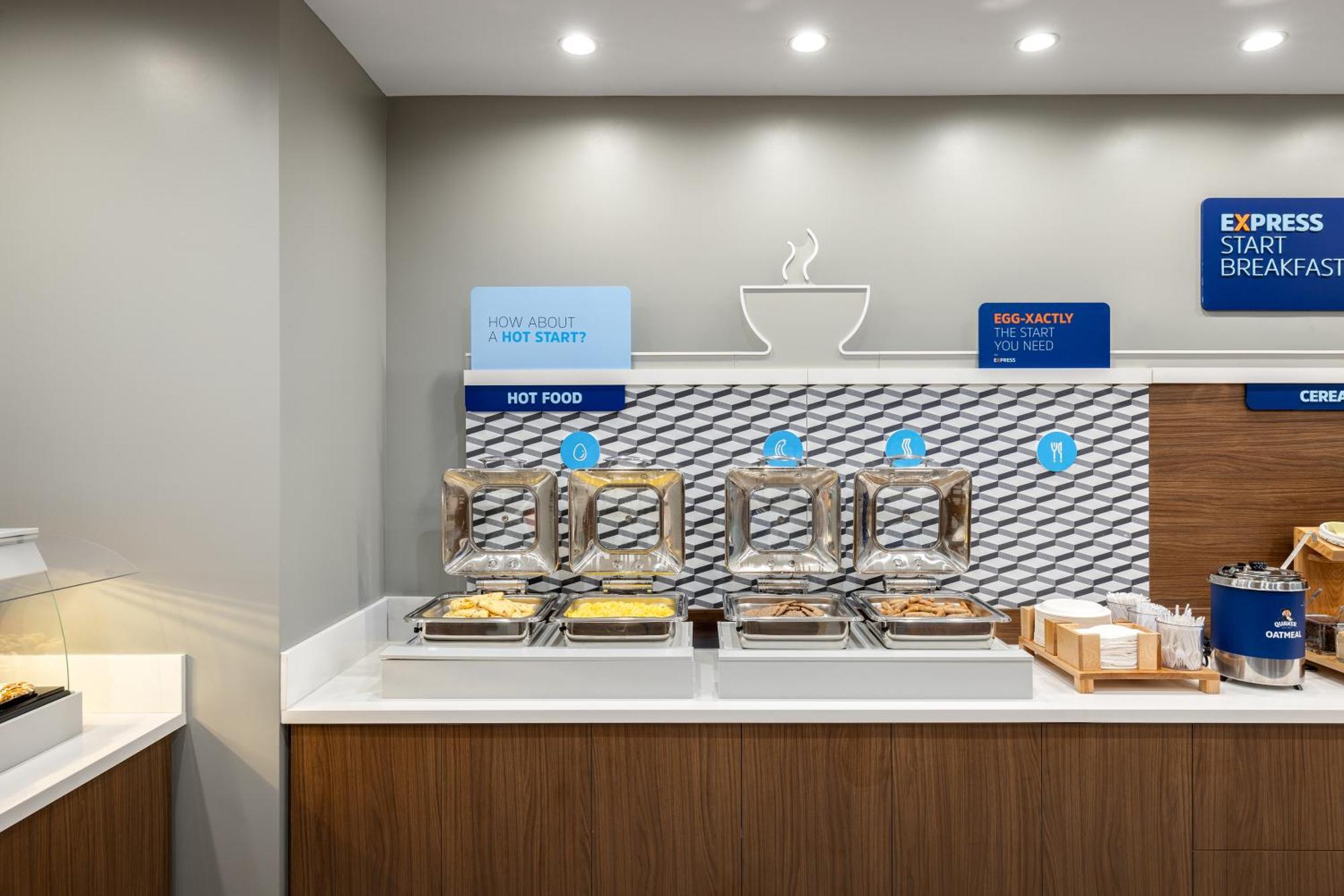 Holiday Inn Express & Suites - Hawaiian Gardens By Ihg Luaran gambar